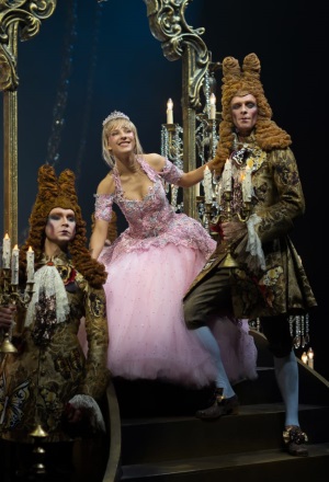 на фото: съемка рекламного имиджа спектакля "Золушка"