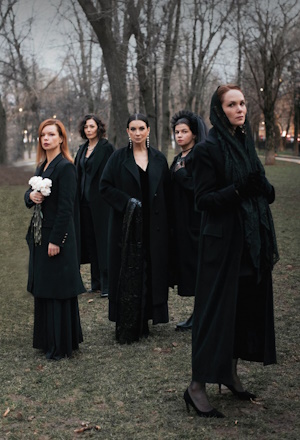 на фото: Екатерина Стриженова, Агния Кузнецова, Екатерина Волкова, Алиса Гребенщикова, Наталия Медведева для съемки рекламного имиджа спектакля "Женщины Есенина"